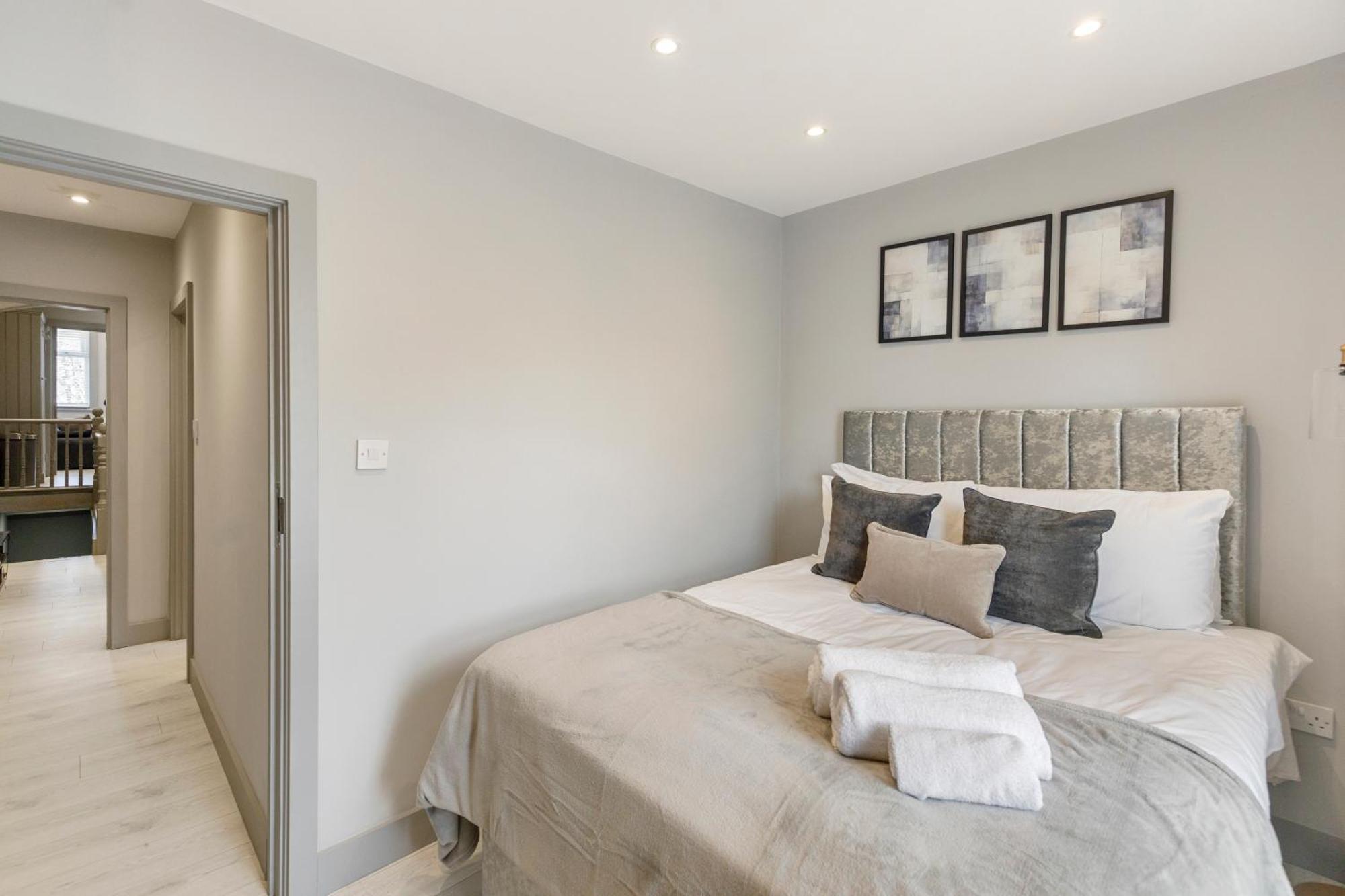Wembley Luxury 3 Bedroom ロンドン エクステリア 写真