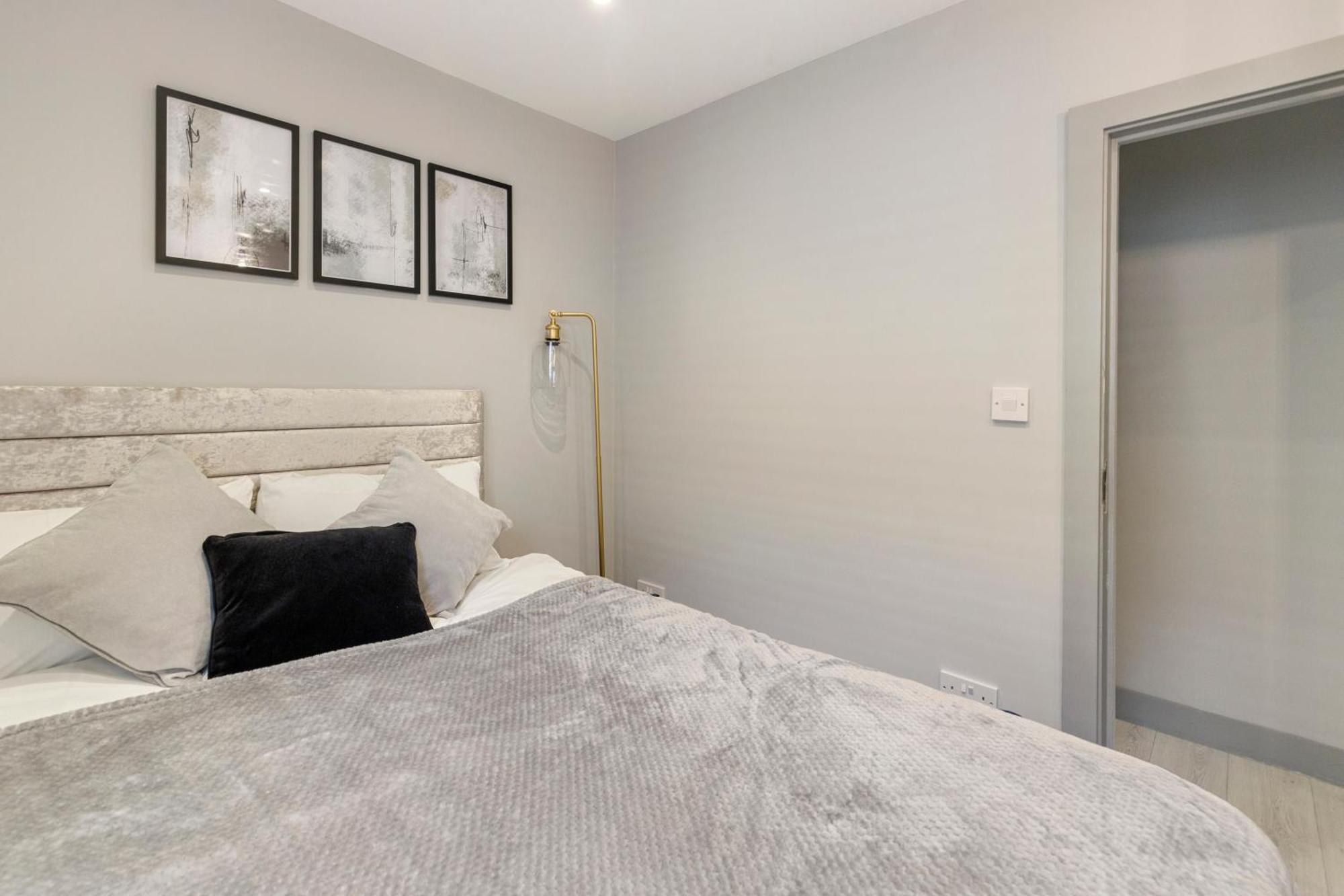 Wembley Luxury 3 Bedroom ロンドン エクステリア 写真