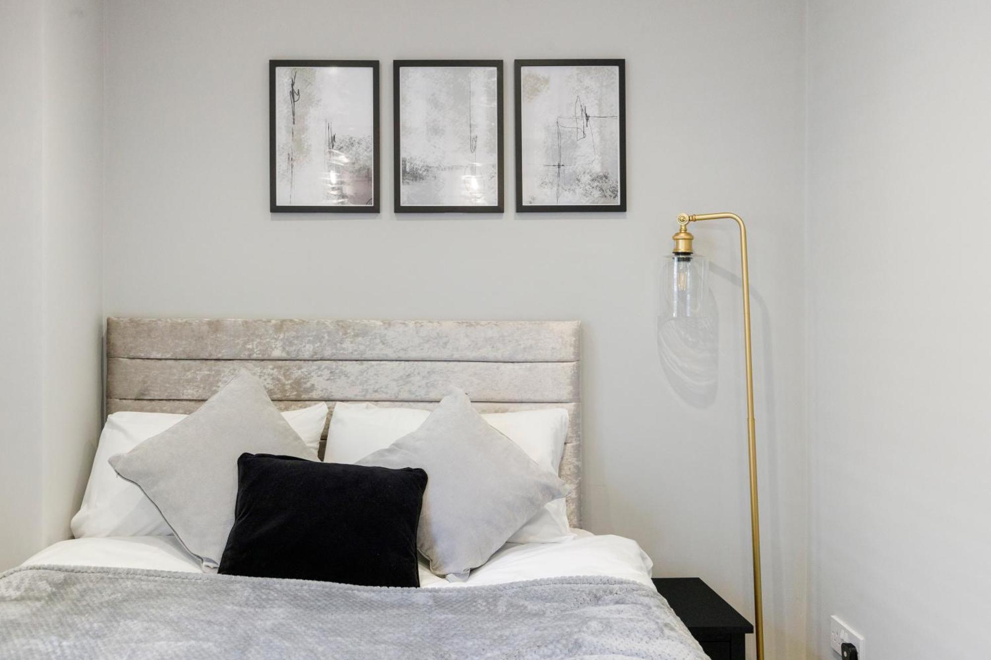 Wembley Luxury 3 Bedroom ロンドン エクステリア 写真